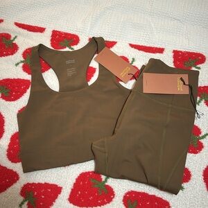 Girlfriend collective brown set size small